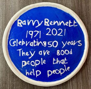 NEWS | Barry Bennett commissions Horace Lindezey to create commemorative blue plaque